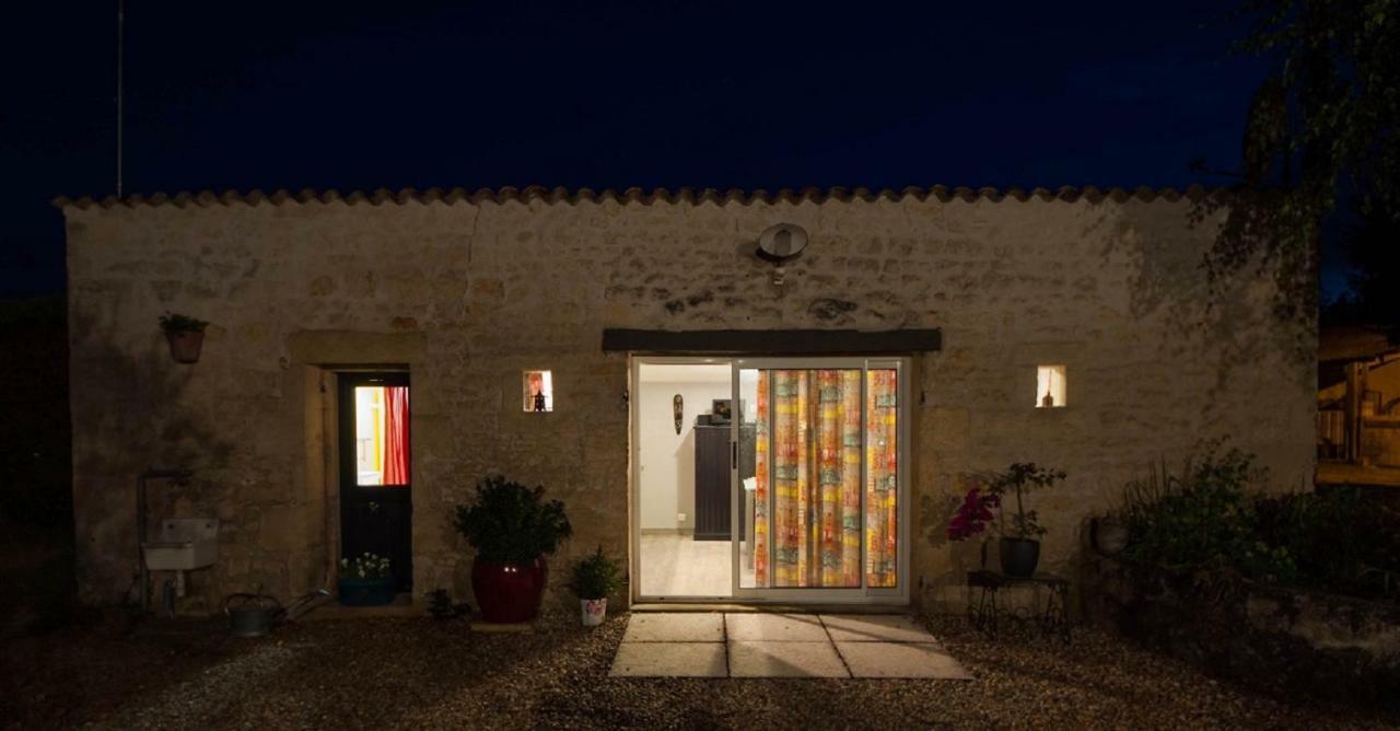 Gîte du timbre Clion  Extérieur photo